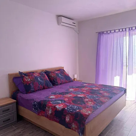 Lile Apartman *