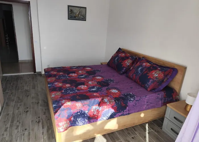 Apartman Lile *